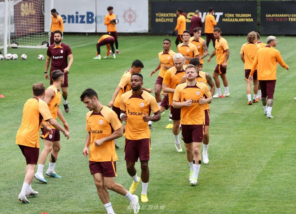 自世界各地 自世界各地